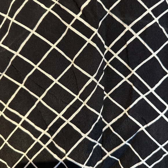 Cowl Neck Check Pattern Sleeveless Blouse - Picture 10 of 11